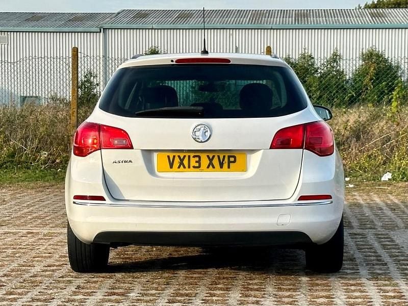 Second-hand Vauxhall Astra S 95 CP (69 kW) 2013 Alb Break