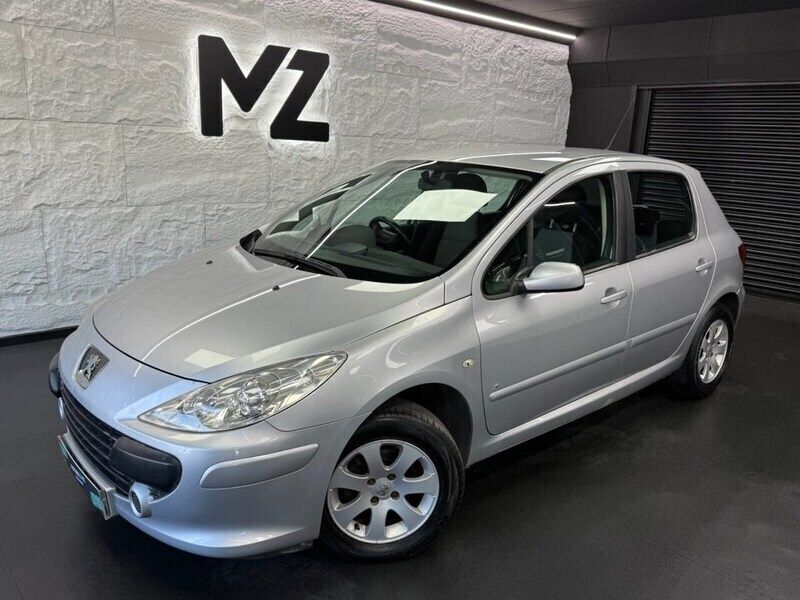 Silver Used 2006 Peugeot 307 S Hatchback | £1,495 (Fair price) - Image 1/3