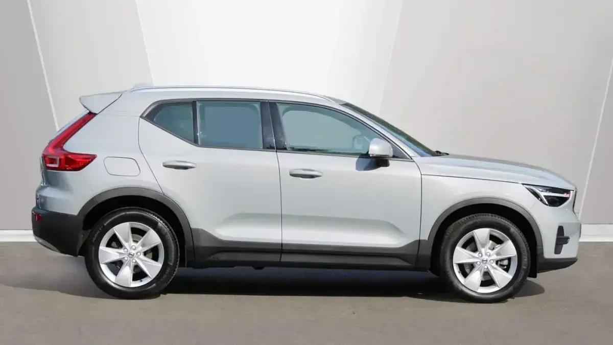 Used Volvo XC40 Core 163 HP (119 kW) 2025 SUV