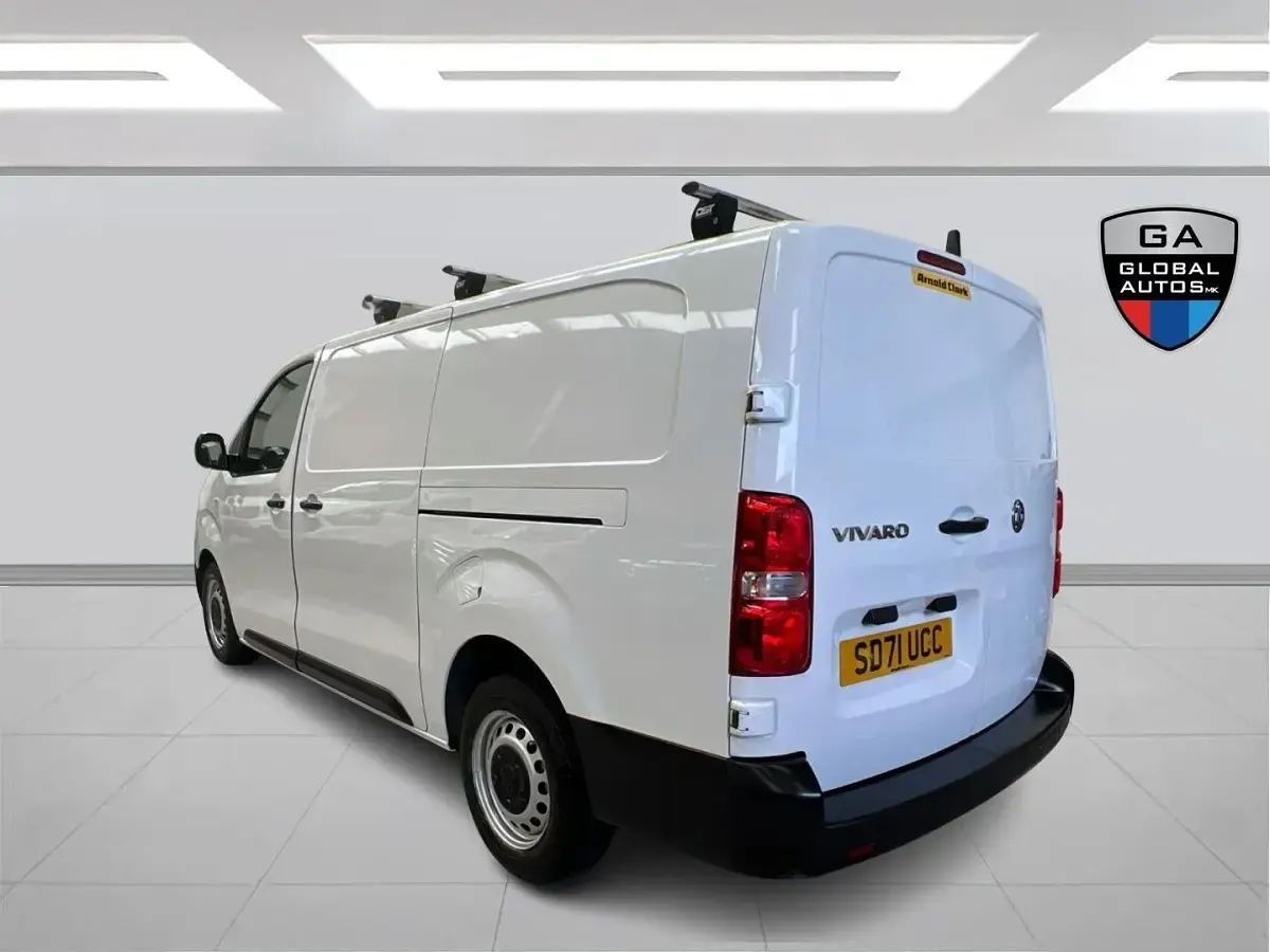 Used Vauxhall Vivaro S 145 HP (106 kW) 2021 White MPV