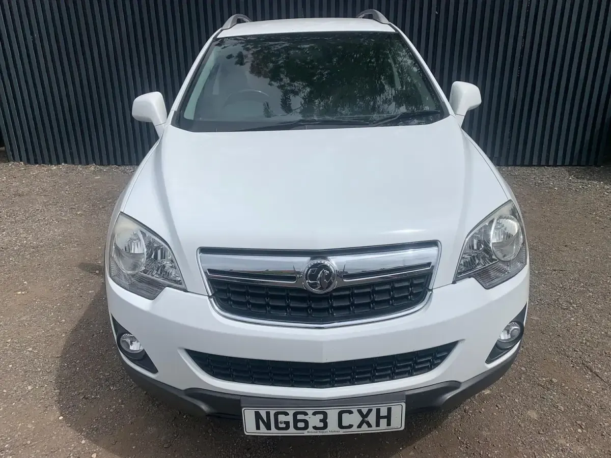 Used Vauxhall Antara 163 HP (119 kW) 2014 White SUV