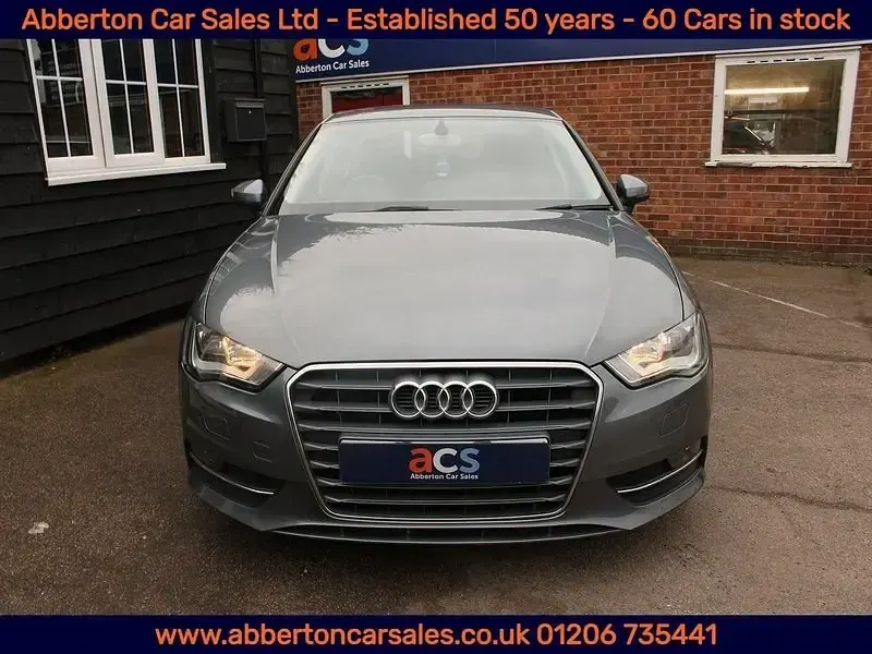 Usado Audi A3 Sport 184 HP (135 kW) 2013 Cinzento Citadino