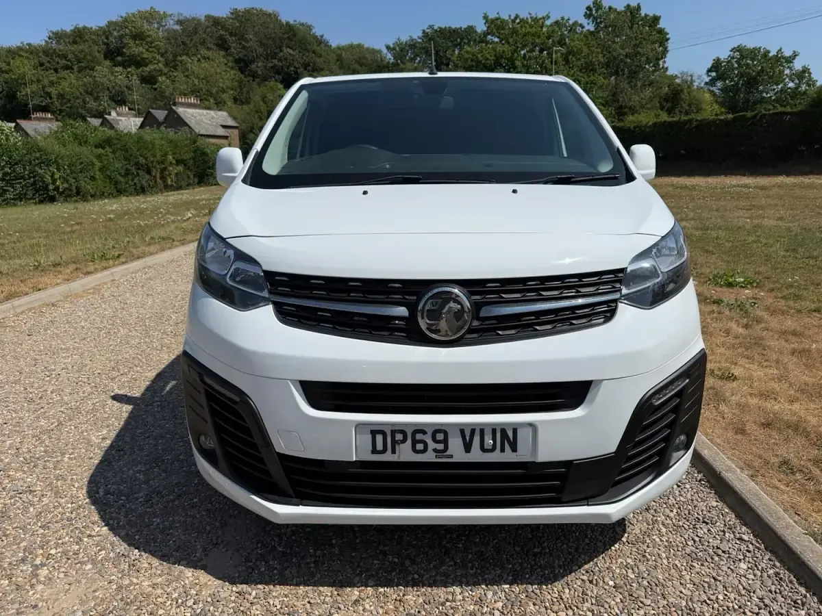 Used Vauxhall Vivaro Sportive 100 HP (73 kW) 2019 White MPV