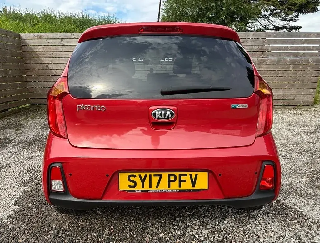 Used Kia Picanto 65 HP (47 kW) 2017 Red Hatchback