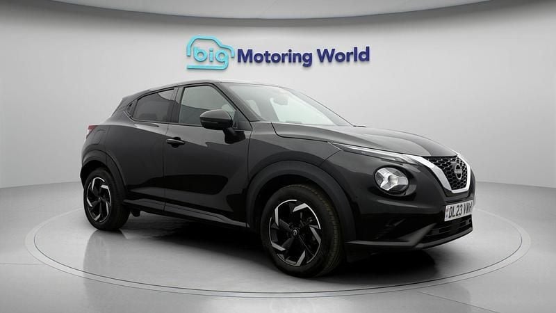 Black Used 2023 Nissan Juke N-Connecta SUV | £11,900 (Good price) - Image 1/4