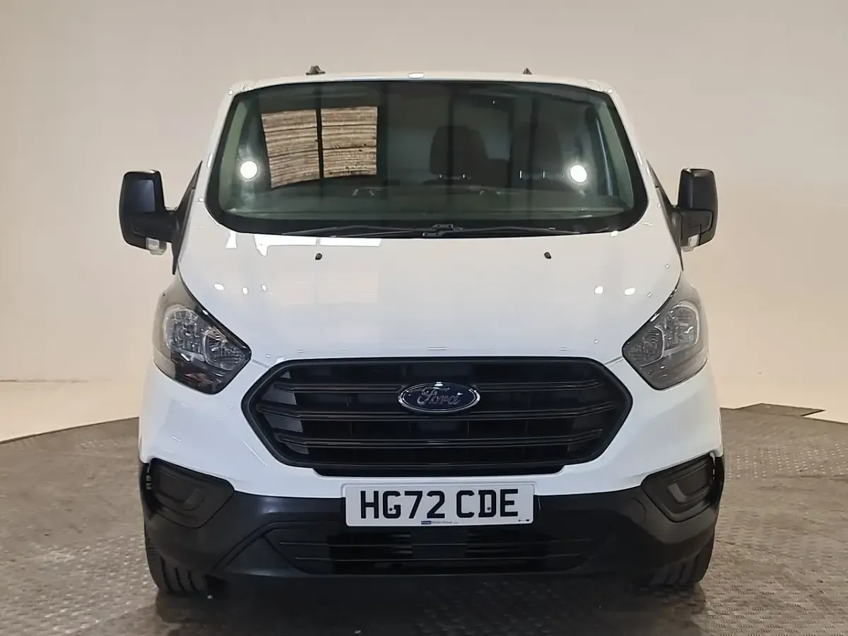 Used Ford Transit Custom 105 HP (77 kW) 2022 White Van