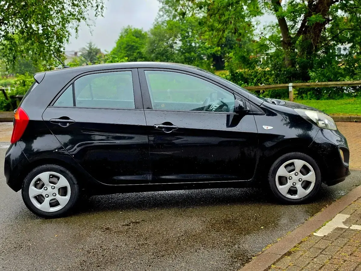 Used Kia Picanto 68 HP (50 kW) 2013 Black Hatchback