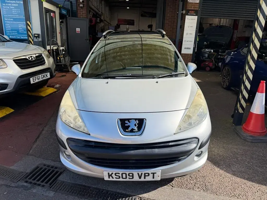 Used Peugeot 207 S 90 HP (66 kW) 2009 Silver Estate
