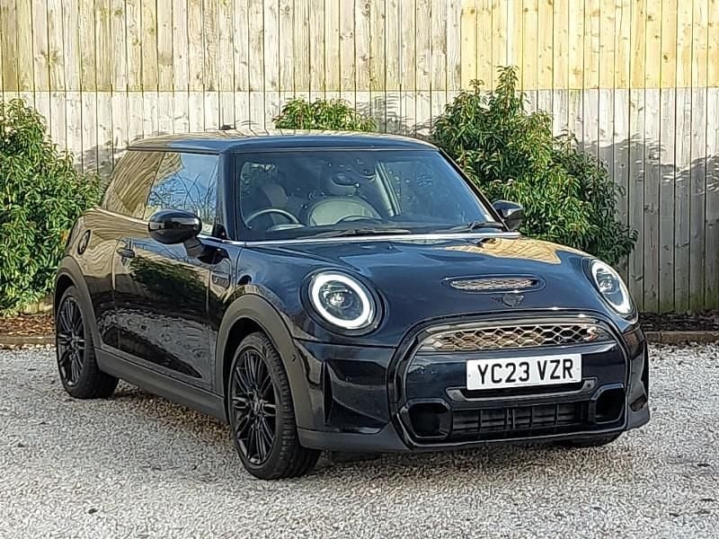 Used Mini Cooper S Exclusive 178 HP (130 kW) 2023 Enigmatic black metallic Hatchback