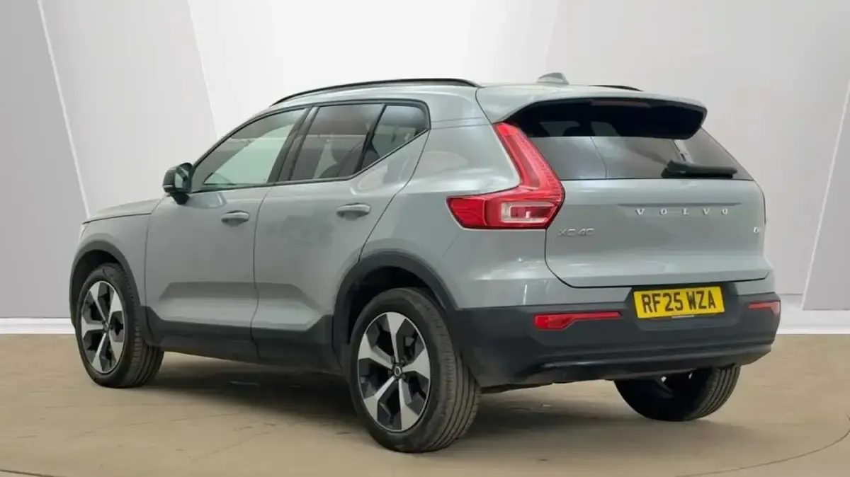 Used Volvo XC40 Plus 194 HP (142 kW) 2026 SUV