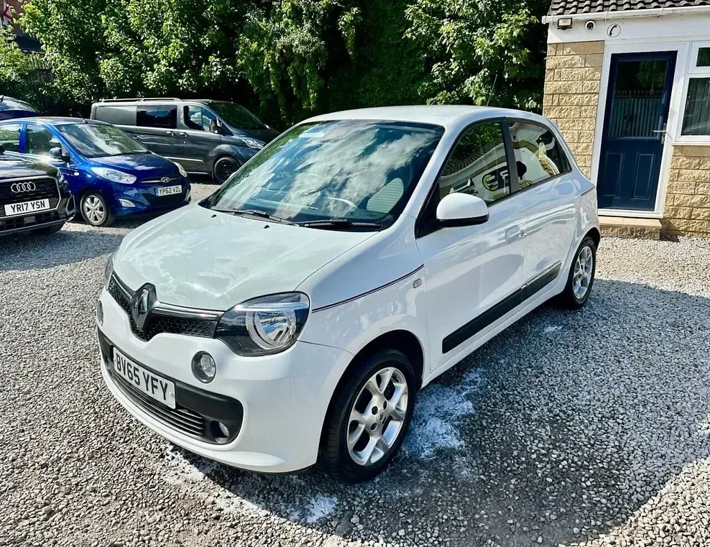 Used Renault Twingo Dynamique 70 HP (51 kW) 2015 White Hatchback