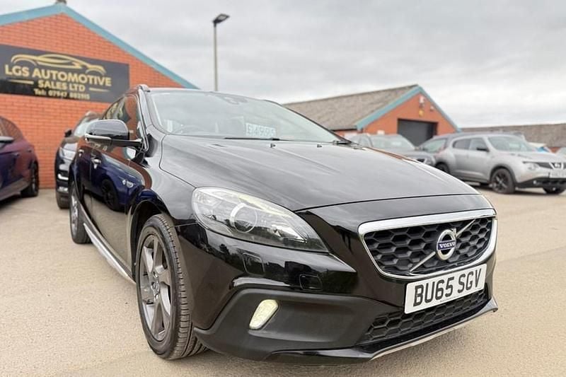 Used Volvo V40 CC 120 HP (88 kW) 2015 Estate
