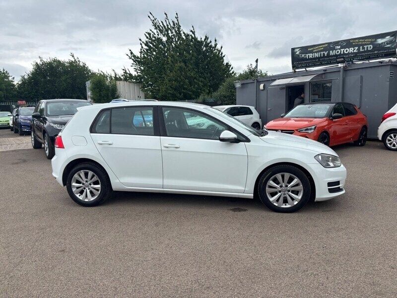 White Used 2014 VW Golf VII SE Hatchback | £7,990 (Good price) - Image 1/4