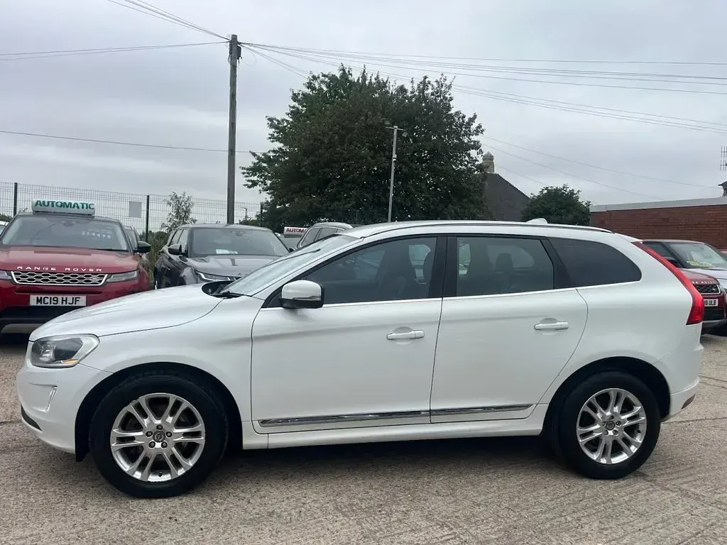 Used Volvo XC60 SE Lux 215 HP (158 kW) 2014 White SUV