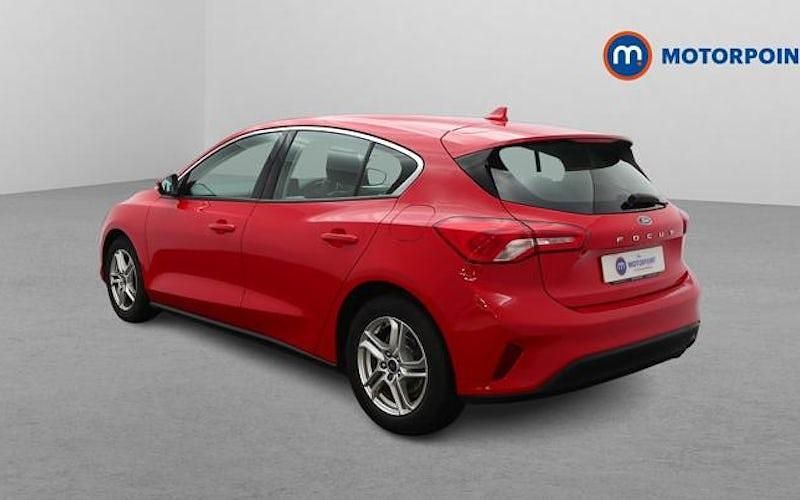 Used Ford Focus Zetec 125 HP (91 kW) 2019 Red Hatchback