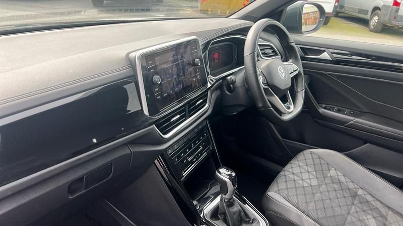 Usado VW T-Roc R-line 150 CV (110 kW) 2023 Gris SUV
