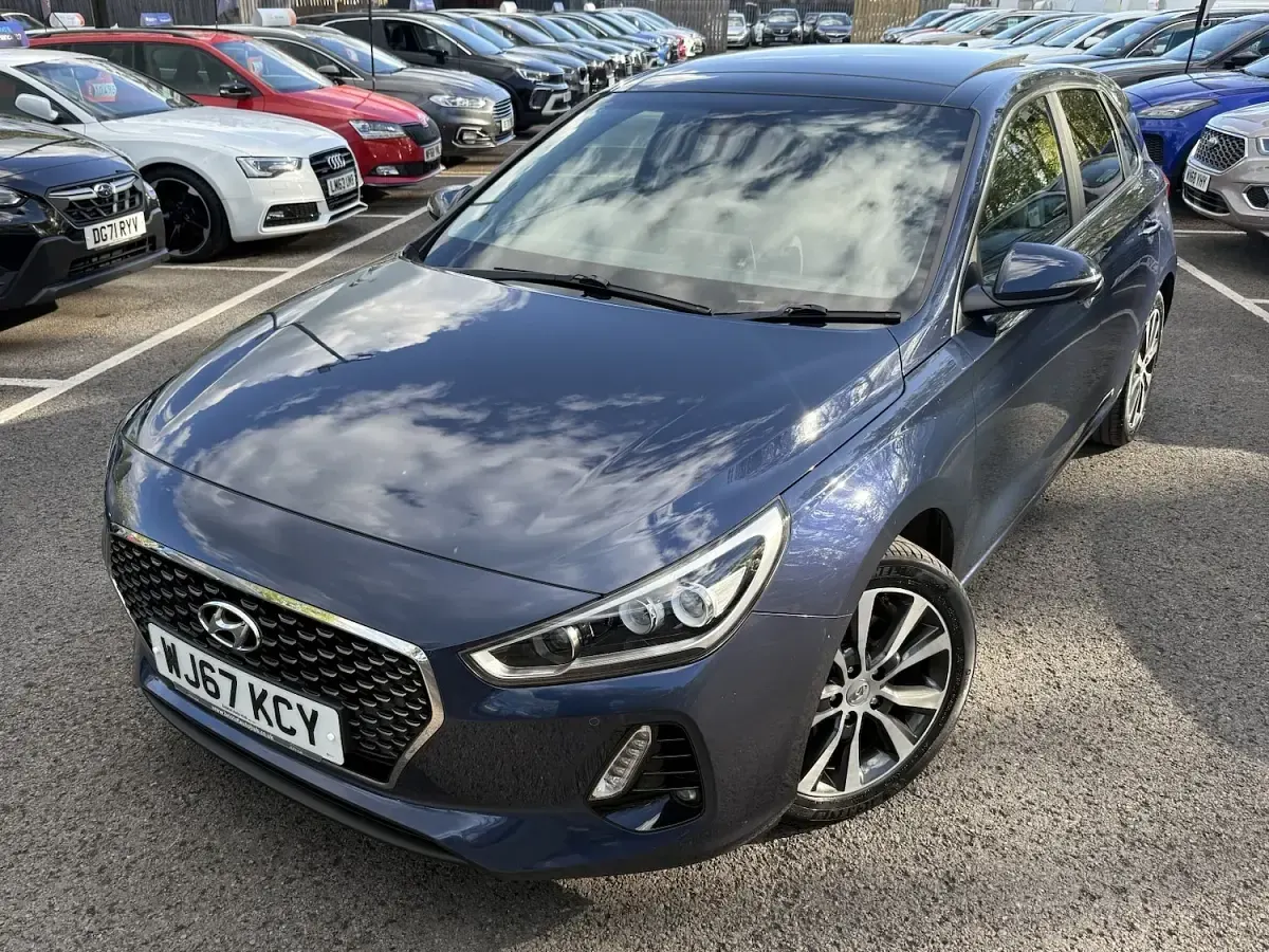 Used Hyundai i30 Premium SE 140 HP (102 kW) 2017 Blue Hatchback