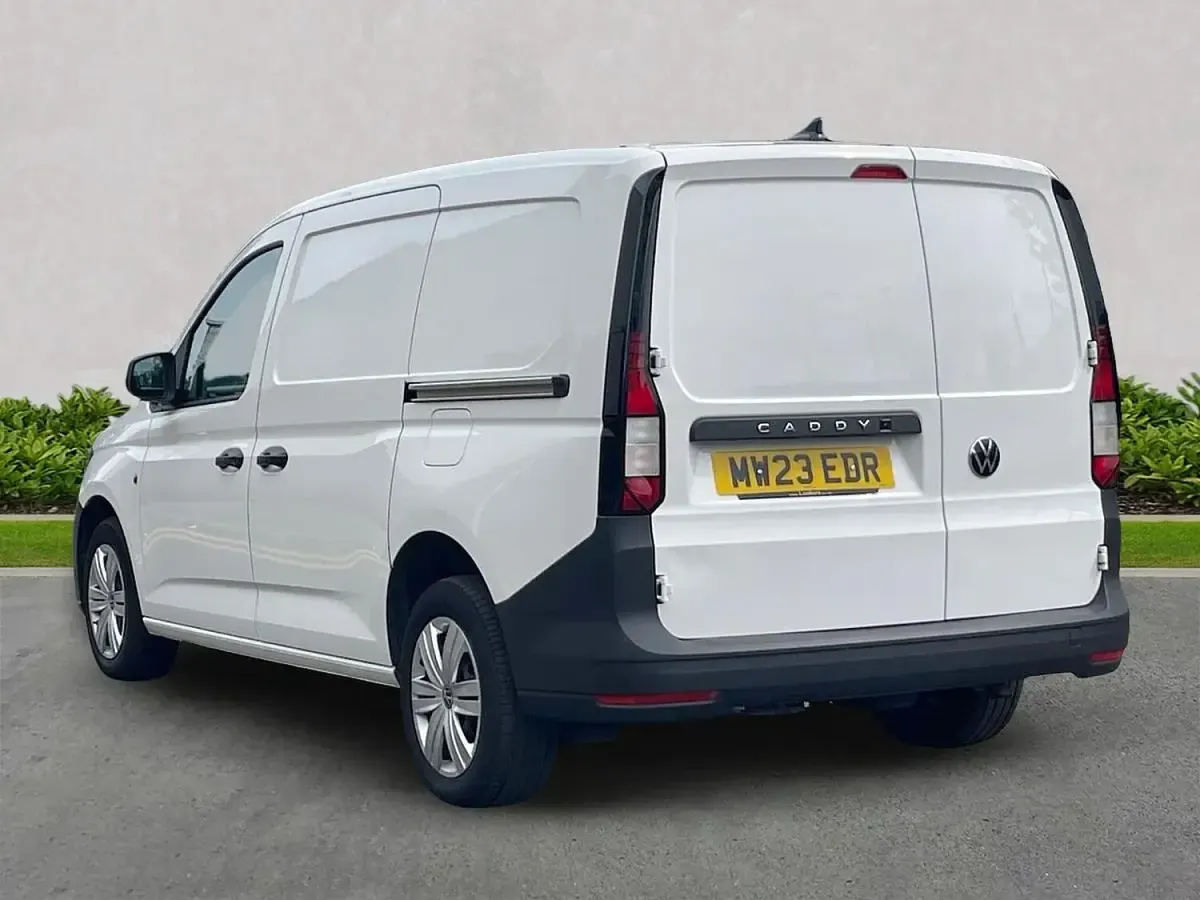 Used VW Caddy Maxi 102 HP (75 kW) 2023 White MPV