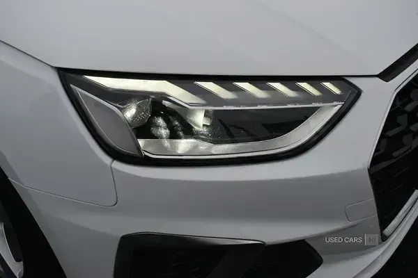 Used Audi A4 S-Line 201 HP (147 kW) 2022 White Sedan
