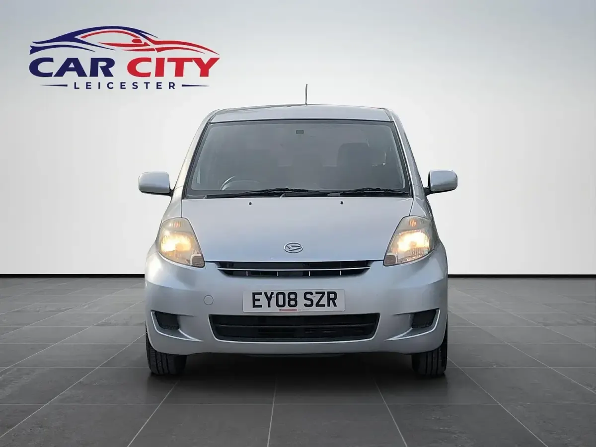 Used Daihatsu Sirion 90 HP (66 kW) 2008 Silver Hatchback