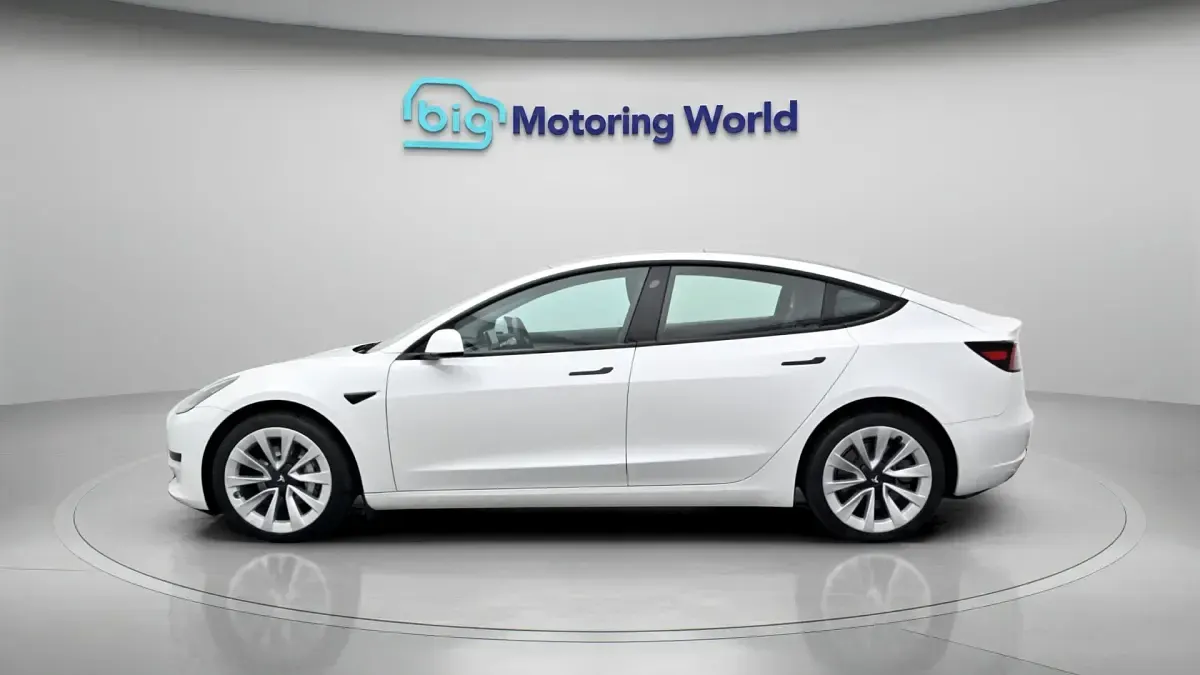 Used Tesla Model 3 RWD 222 kW (302 HP) 2022 White Sedan