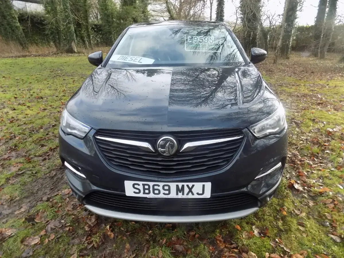 Used Vauxhall Grandland X Sport 130 HP (95 kW) 2019 Grey SUV