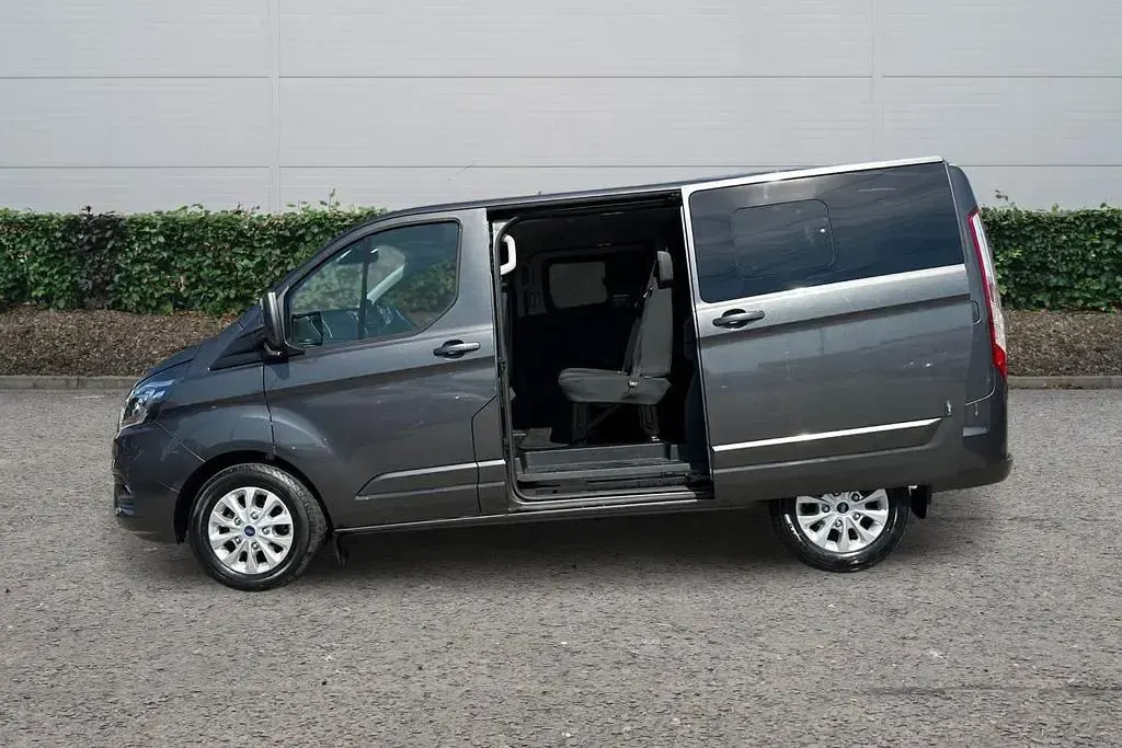 Used Ford Transit Custom Limited 130 HP (95 kW) 2023 Grey Van