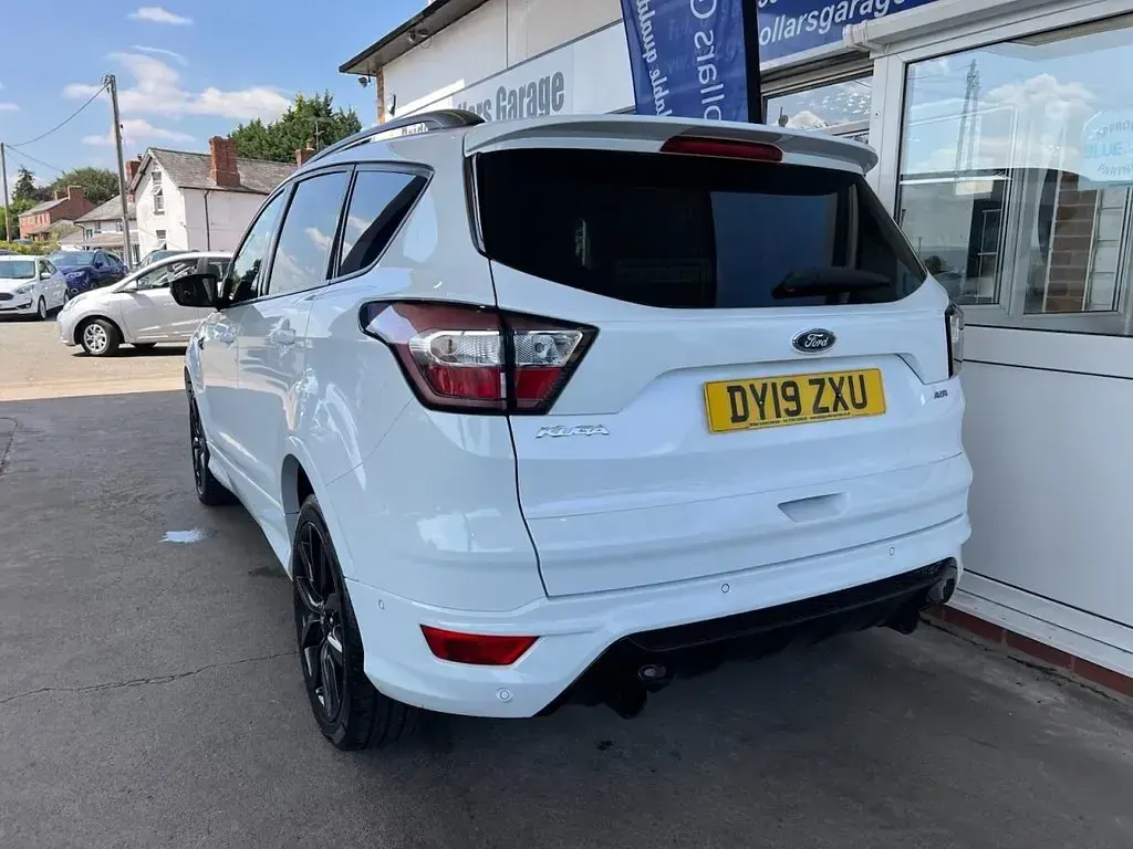 Used Ford Kuga ST-Line 180 HP (132 kW) 2019 White SUV