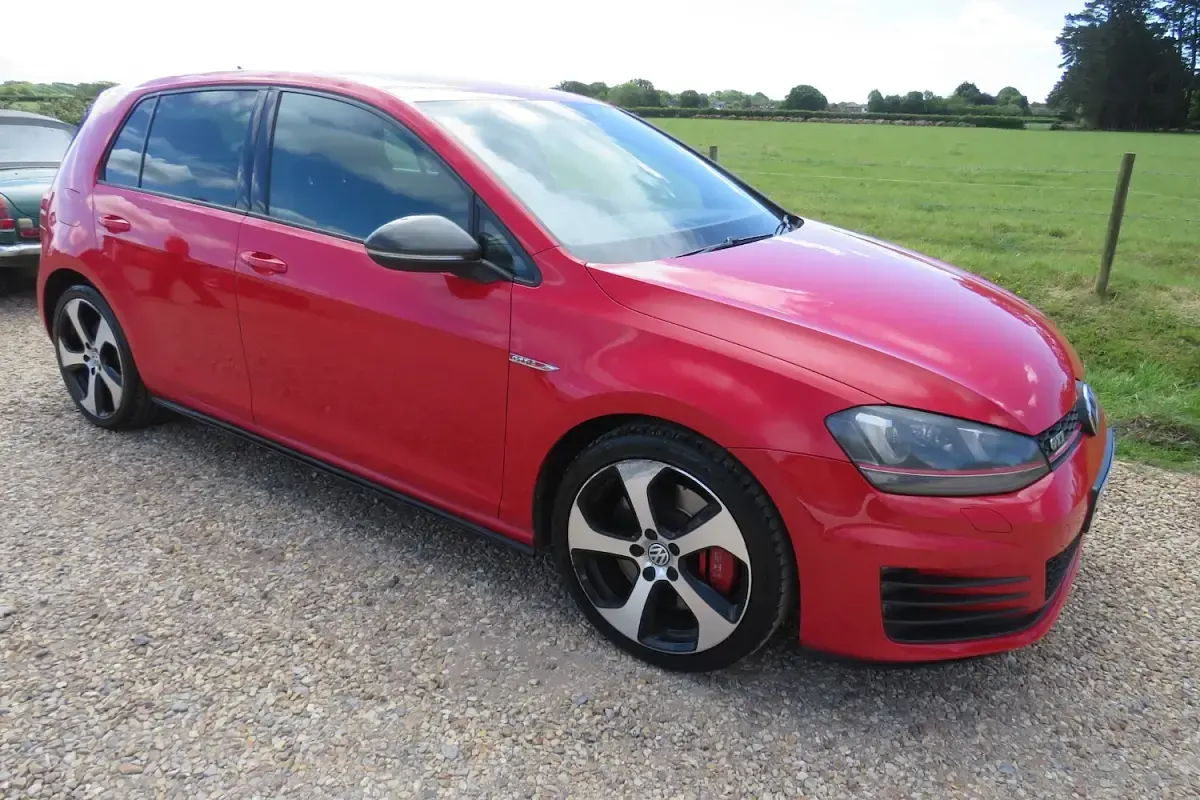 Used VW Golf VII GTI 230 HP (169 kW) 2013 Red Hatchback