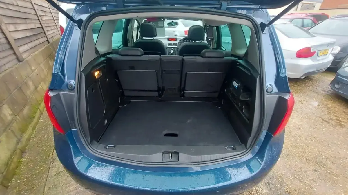 Used Vauxhall Meriva 100 HP (73 kW) 2011 Blue MPV
