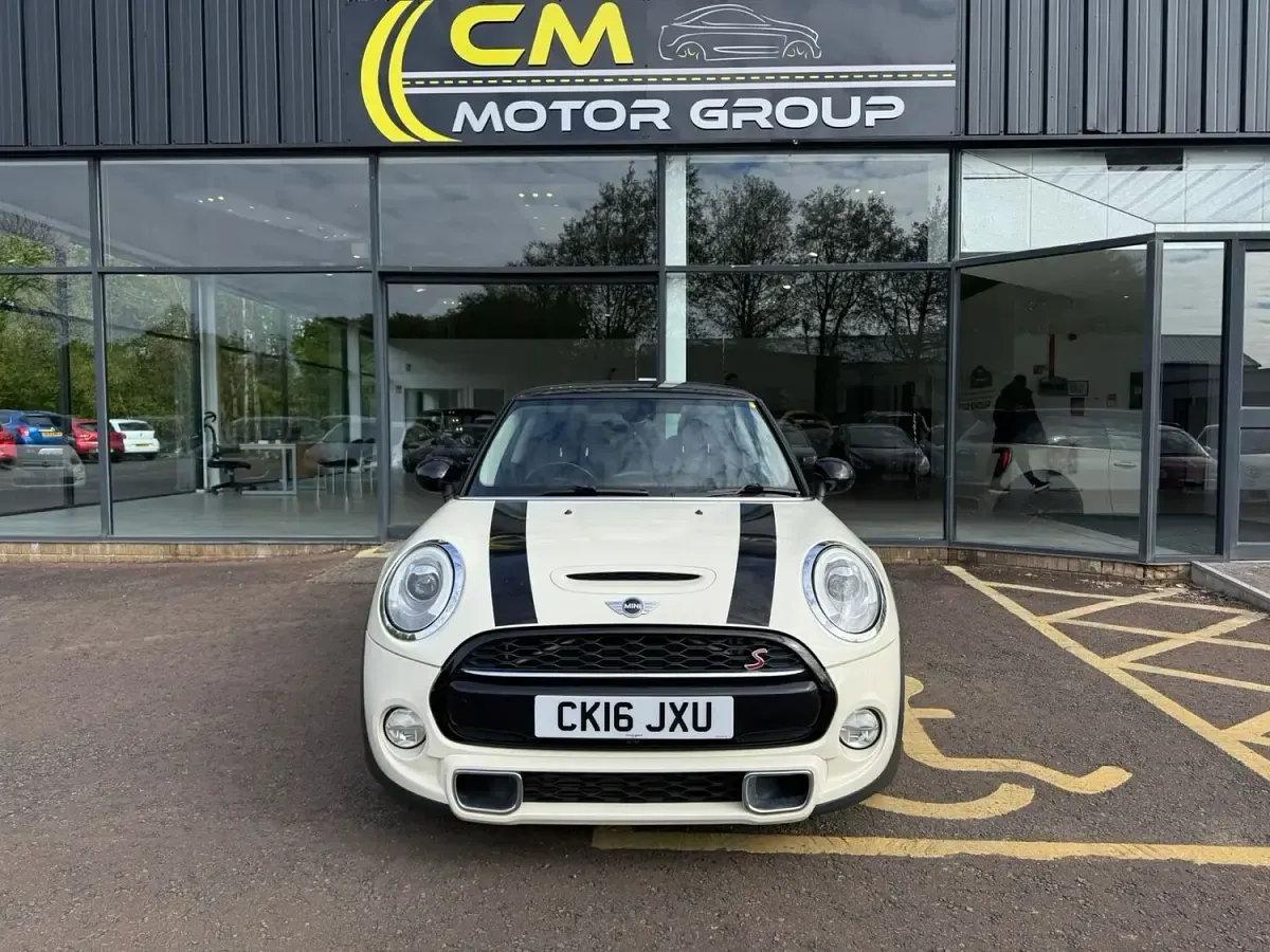 Used Mini Cooper S Hatch 2016 White Hatchback