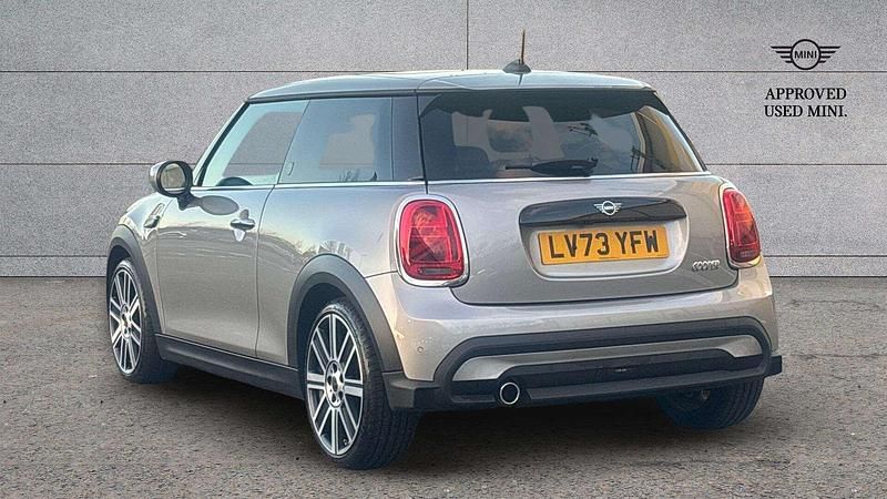 Used Mini Cooper Exclusive 134 HP (98 kW) 2023 Silver Hatchback