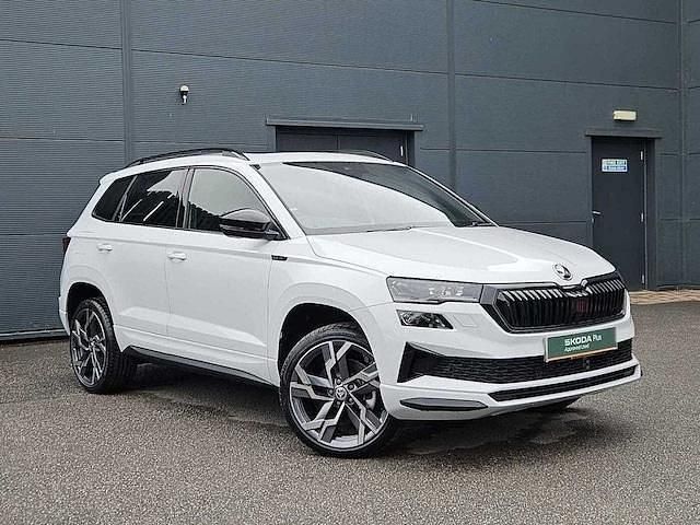 Moon white New 2024 Skoda Karoq SportLine SUV | £26,445 (Fair price) - Image 1/4