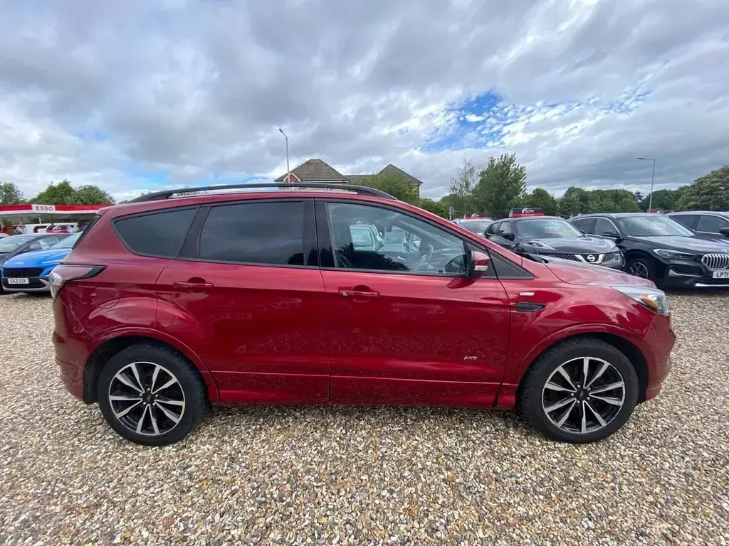 Used Ford Kuga ST-Line 180 HP (132 kW) 2016 Red SUV