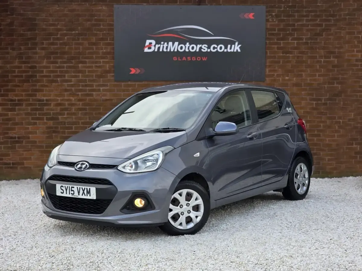 Usado Hyundai i10 SE 87 HP (63 kW) 2015 Cinzento Citadino