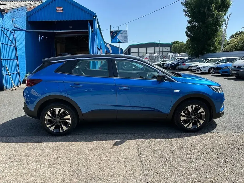 Used Vauxhall Grandland X Sport 130 HP (95 kW) 2019 Blue SUV
