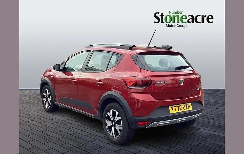 Used Dacia Sandero Prestige 99 HP (72 kW) 2022 Red SUV