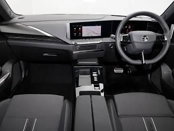 New Vauxhall Astra 130 HP (95 kW) 2025 Two coat metallic  vulcan grey Hatchback