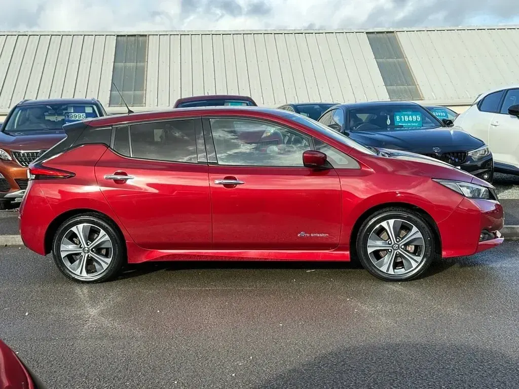 Used Nissan Leaf Tekna 110 kW (150 HP) 2019 Red Hatchback
