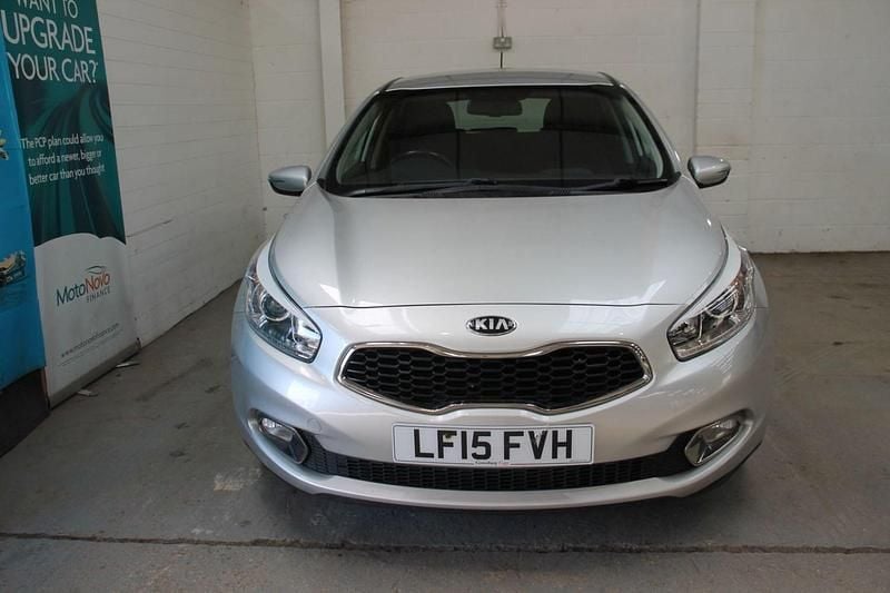 Used Kia Ceed 2015 Silver Hatchback