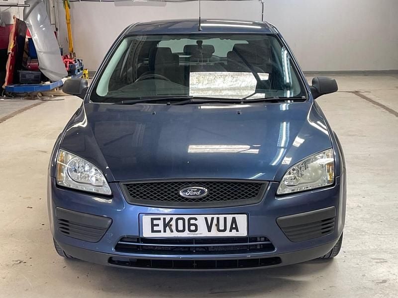 Used Ford Focus 100 HP (73 kW) 2006 Blue Hatchback