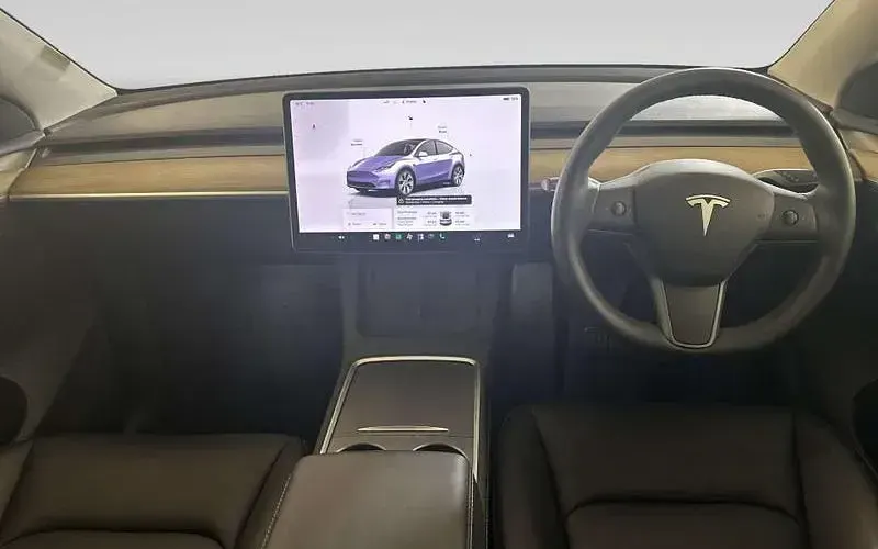 Used Tesla Model Y Long Range AWD 286 kW (389 HP) 2025 SUV