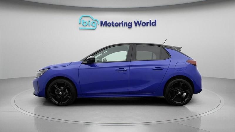 Second-hand Vauxhall Corsa 75 CP (55 kW) 2024 Albastru Hatchback
