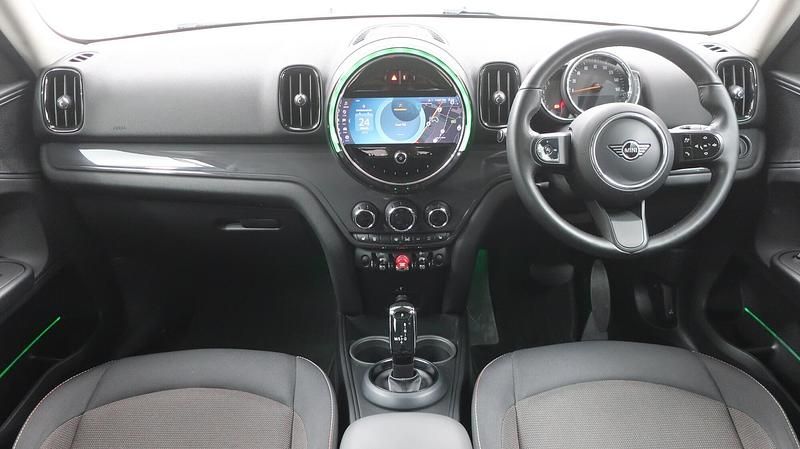 Used Mini Cooper Countryman Classic 134 HP (98 kW) 2021 Red SUV