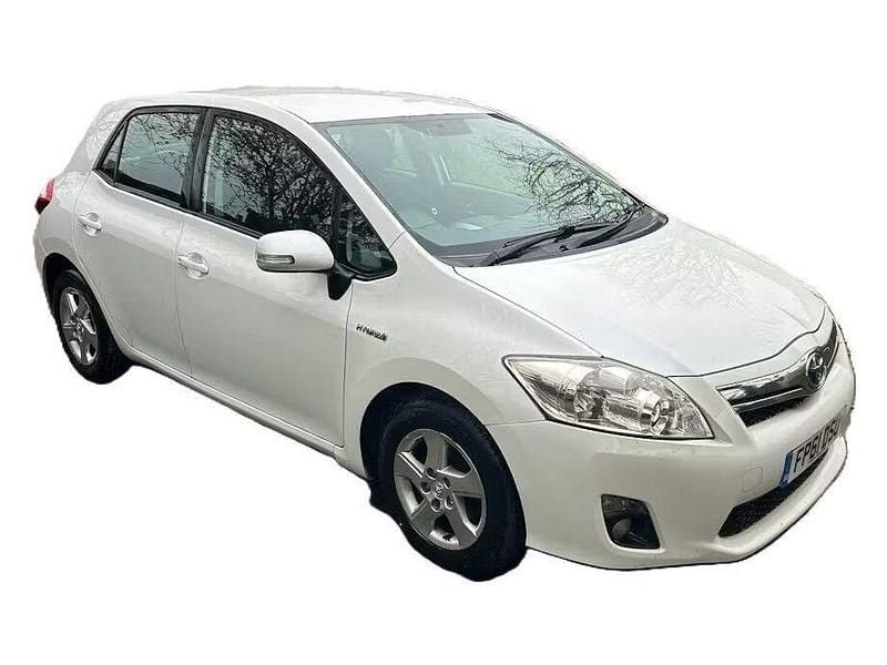 Used Toyota Auris Hybrid T4 136 HP (100 kW) 2011 White Hatchback