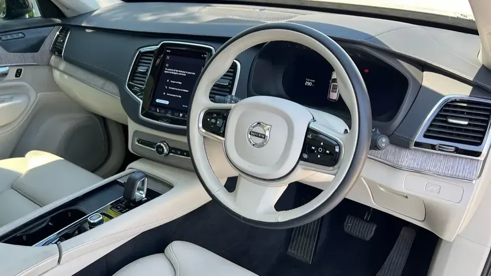 Used Volvo XC90 Plus 250 HP (183 kW) 2022 Black SUV
