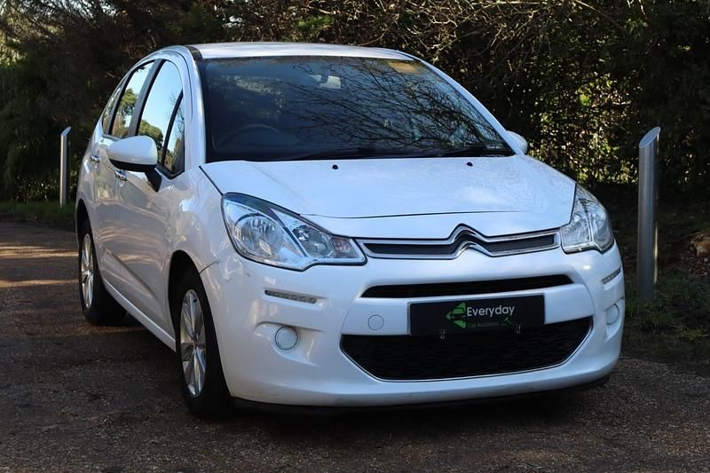 Used Citroën C3 PureTech 2014 White Hatchback