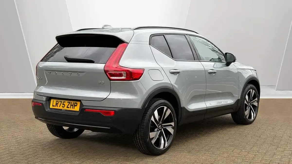 New Volvo XC40 Plus 2025 Grey SUV
