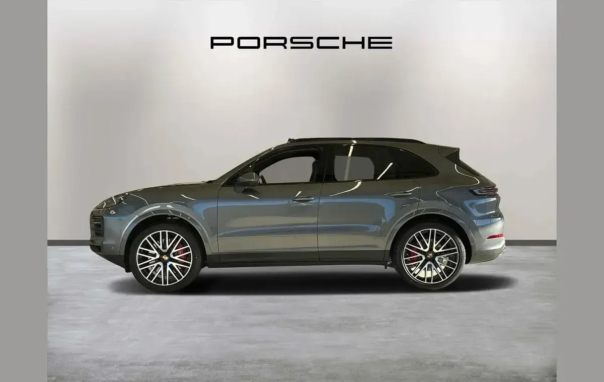 Used Porsche Cayenne 468 HP (344 kW) 2025 Grey SUV