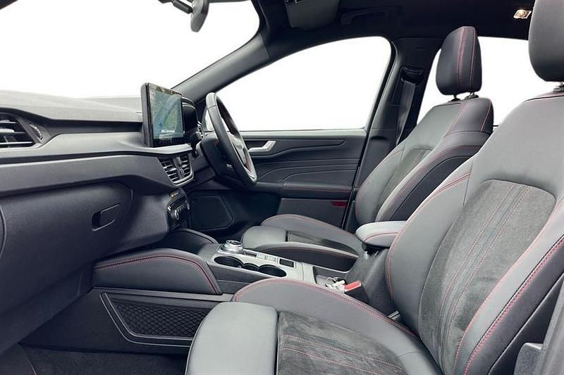 Used Ford Kuga ST-Line X 183 HP (134 kW) 2024 Frozen white SUV